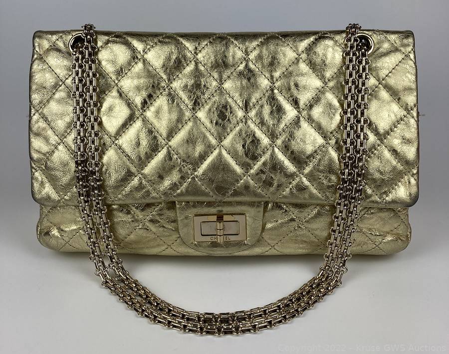 Sold at Auction: A CHANEL (STYLE?) LEATHER BAG