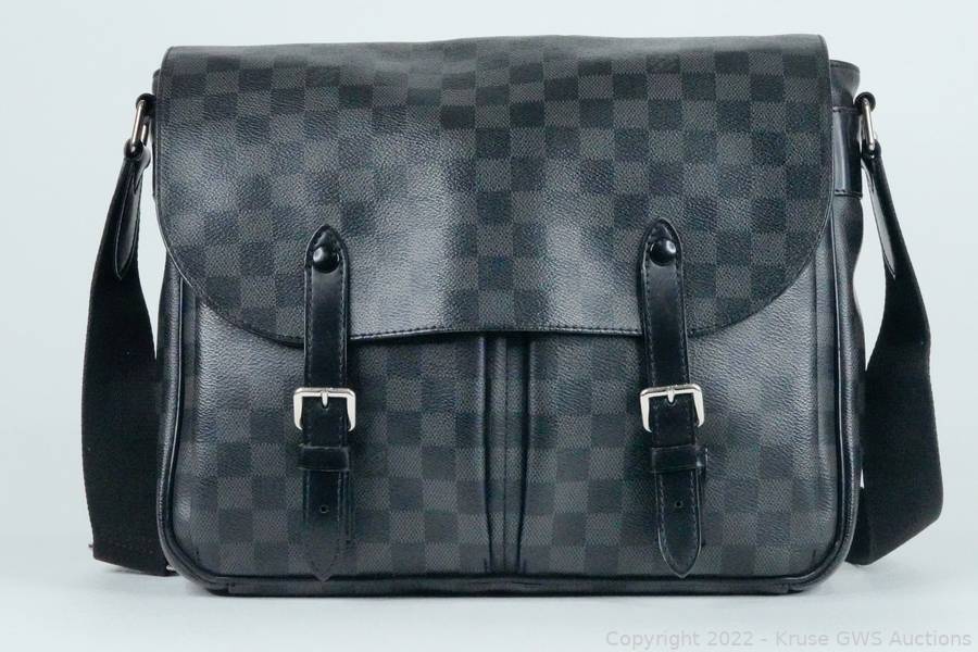 Louis Vuitton Damier Graphite Christopher Messenger Bag Auction