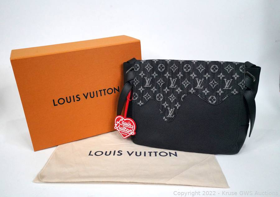 Lot - Two Louis Vuitton Monogram denim shoulder bags