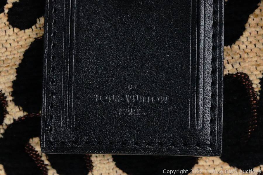 Sold at Auction: Loui Vuitton Style Wallet