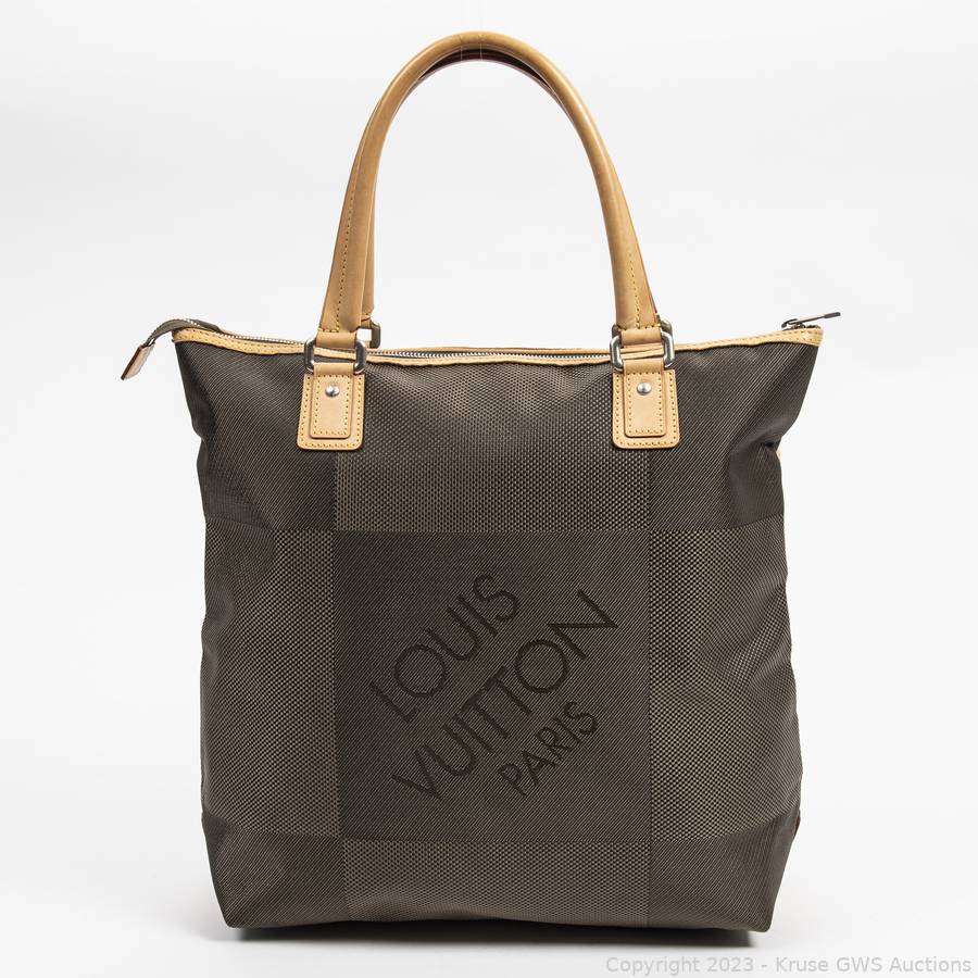 Past auction: A leather and canvas handbag, Louis Vuitton