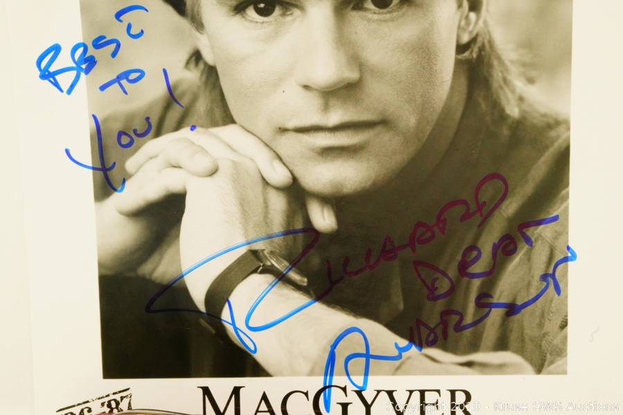 Targa Autografata Richard Dean Anderson MacGyver - 15x30 Cm, In Alluminio, Decorativa - Foto 9