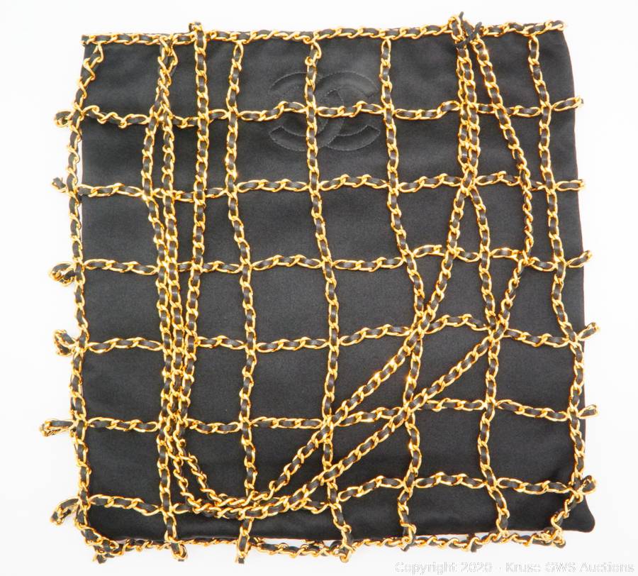 Chanel Black And Gold Sequin Paris-Cosmopolite Do Not, 41% OFF