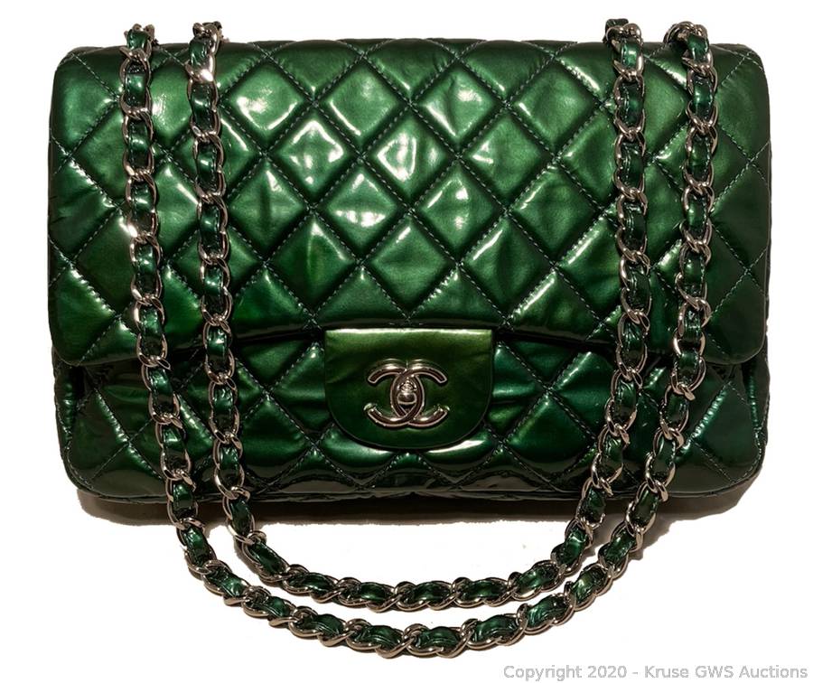 Sold at Auction: A CHANEL (STYLE?) LEATHER BAG