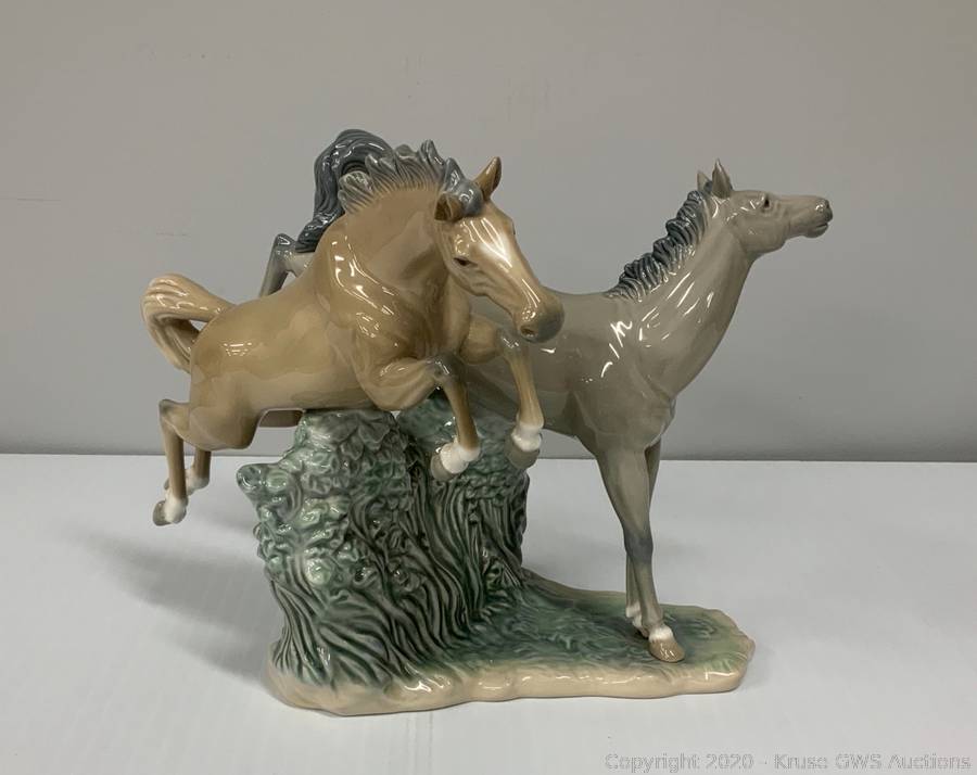 Nao by Lladro 1983 