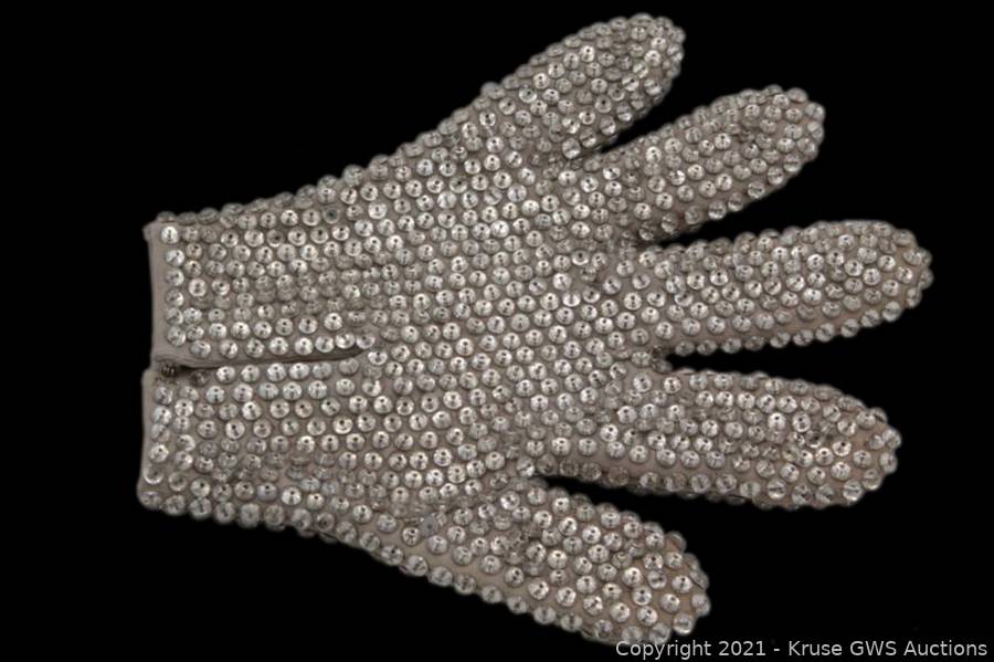 Michael Jackson's White Glove Sold for £85,000 at Auction
