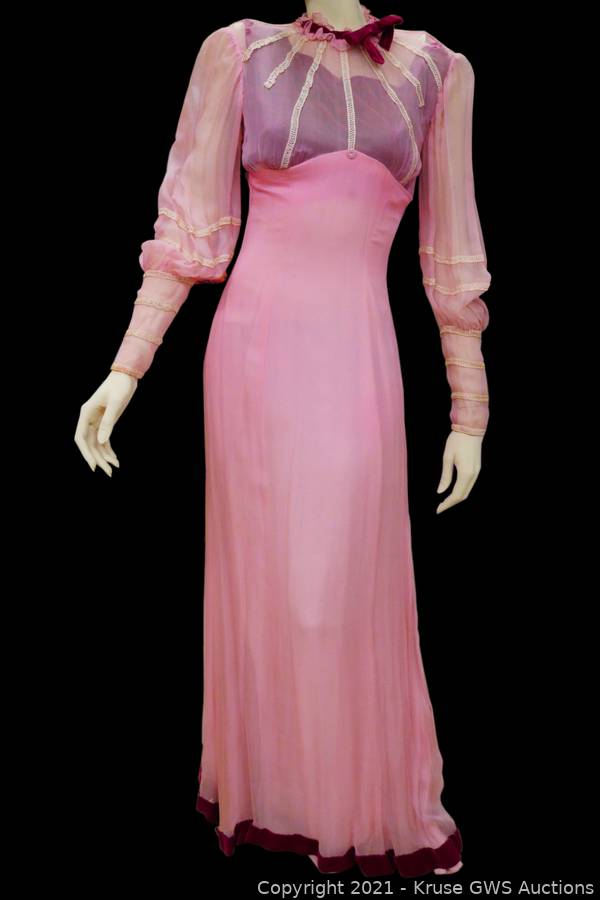 The Great Race (1965) Pink Gown Worn by Natalie Wood Auction | Kruse GWS  Auctions