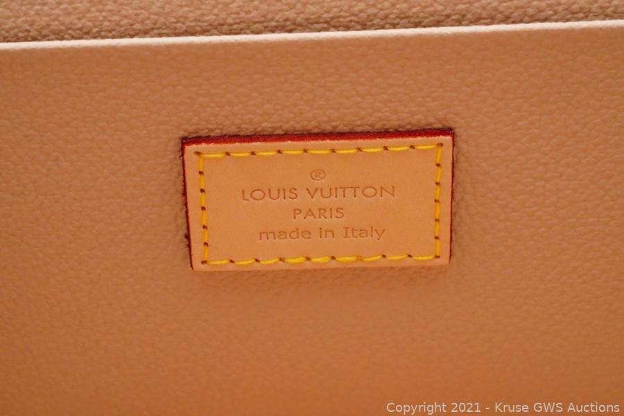 Sold at Auction: Louis Vuitton Monogram Canvas Nice BB Toiletry Bag