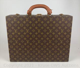 Sold at Auction: Louis Vuitton Vintage Monogram Canvas Mahjong Case