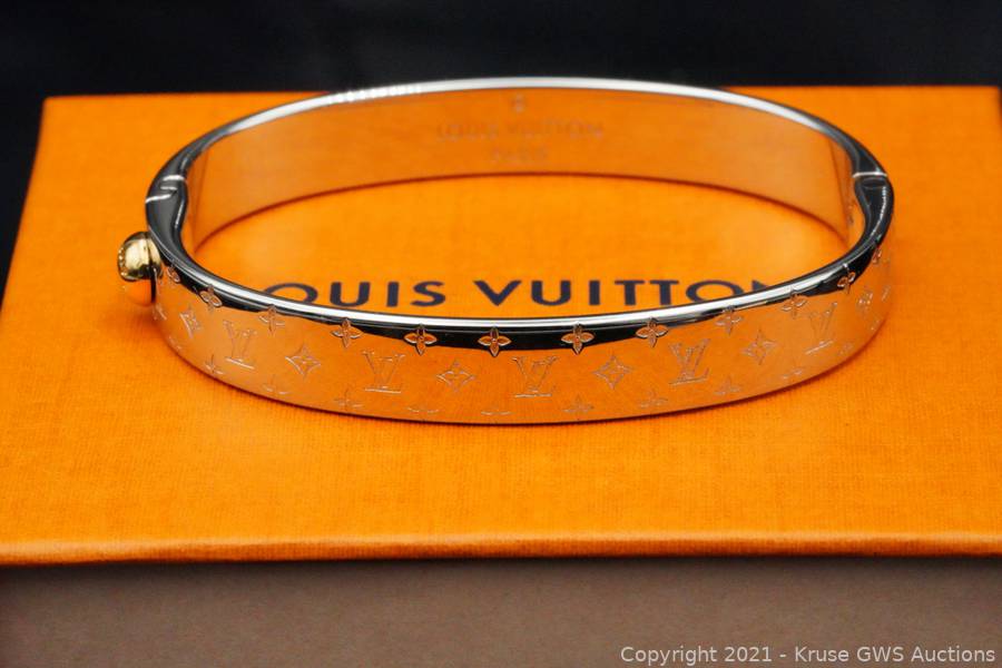Louis Vuitton Nanogram Cuff Palladium Metal. Size M