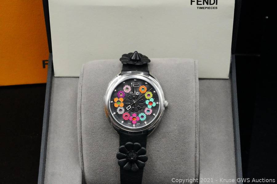 Fendi Momento Flowerland 34mm Stainless Steel Watch Auction  display picture 2