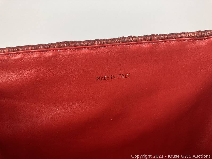 Handbag Chanel Red in Wicker - 21627843