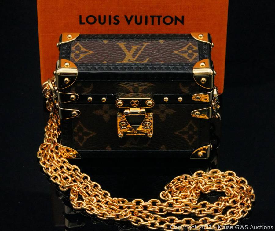 Sold at Auction: Louis Vuitton Monogram Canvas Earphone Trunk