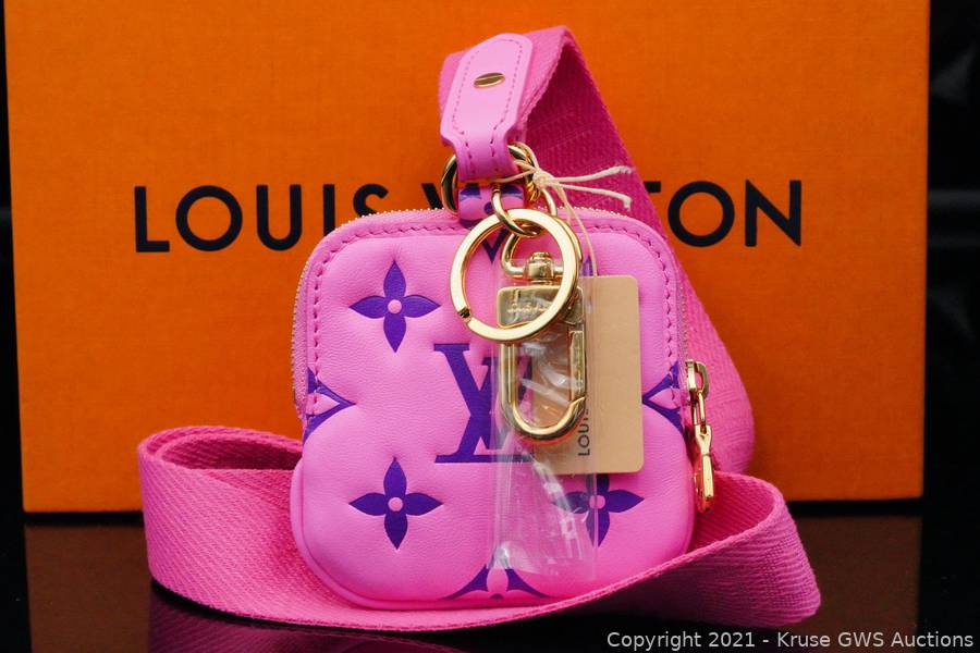 Sold at Auction: Louis Vuitton, Louis Vuitton Multi Pochette