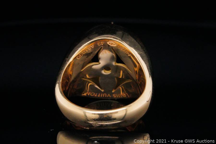 Louis Vuitton B Blossom Onyx, Diamond 18K Signet Ring Auction