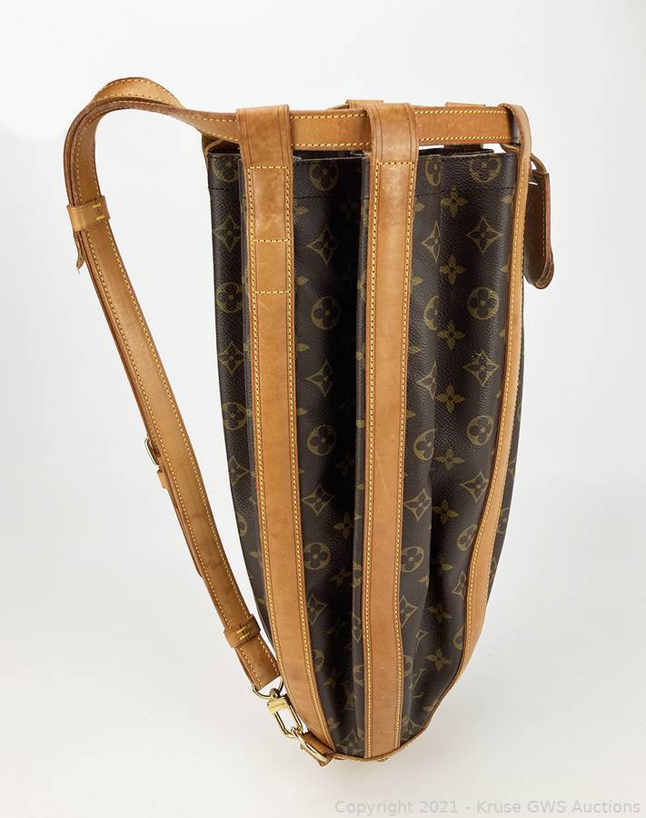 Sold at Auction: Louis Vuitton, LOUIS VUITTON Sac Bosphore